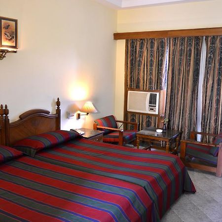 Hotel Bharatpur Ashok Zewnętrze zdjęcie
