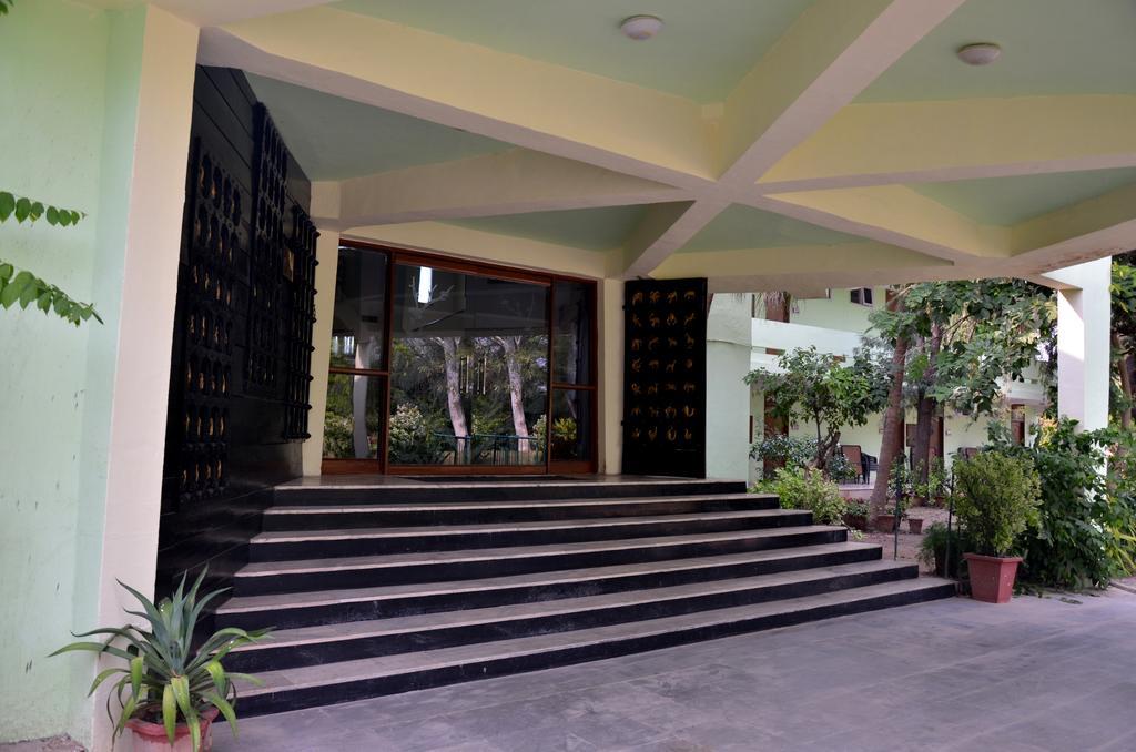 Hotel Bharatpur Ashok Zewnętrze zdjęcie