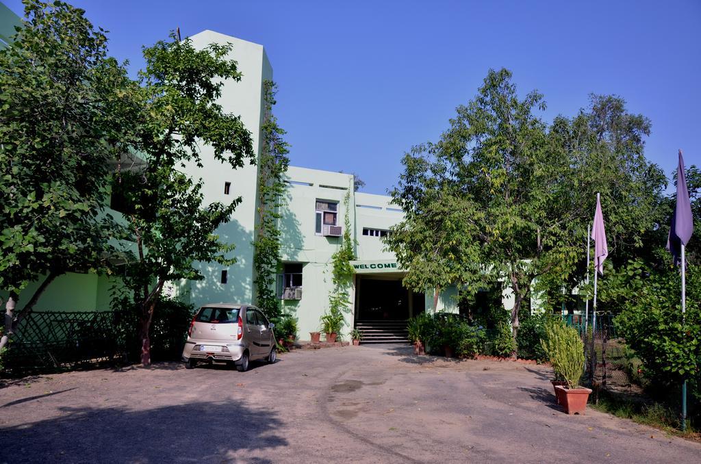 Hotel Bharatpur Ashok Zewnętrze zdjęcie