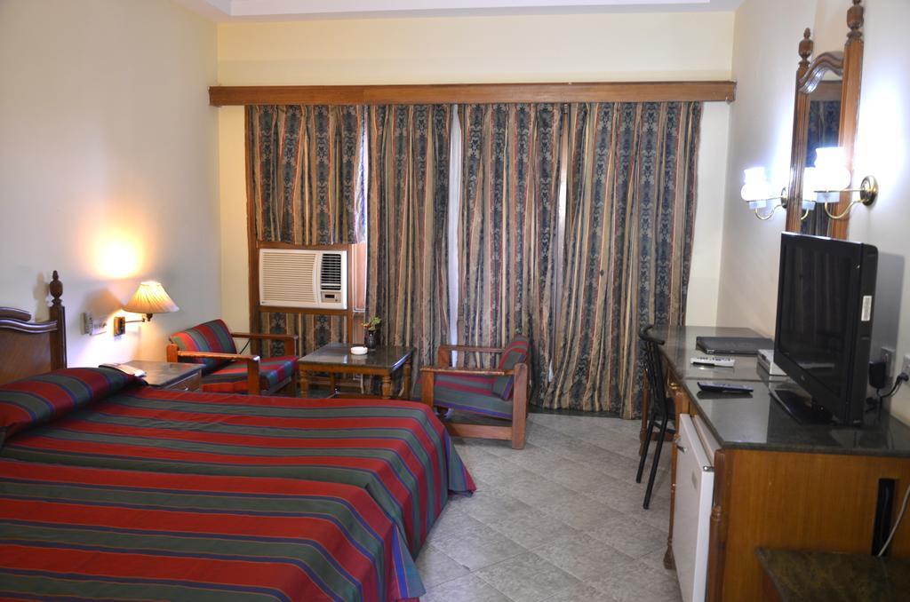 Hotel Bharatpur Ashok Zewnętrze zdjęcie
